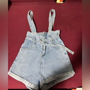 Shorts size S used in excellent condition